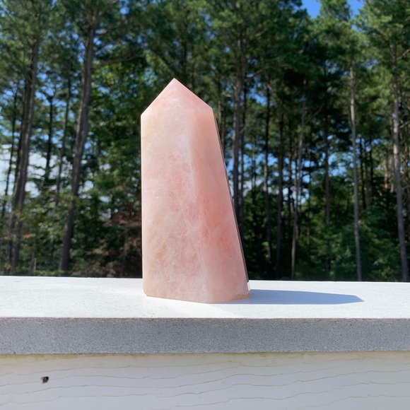 3Lb Rose Quartz Tower - Picture 4 of 8